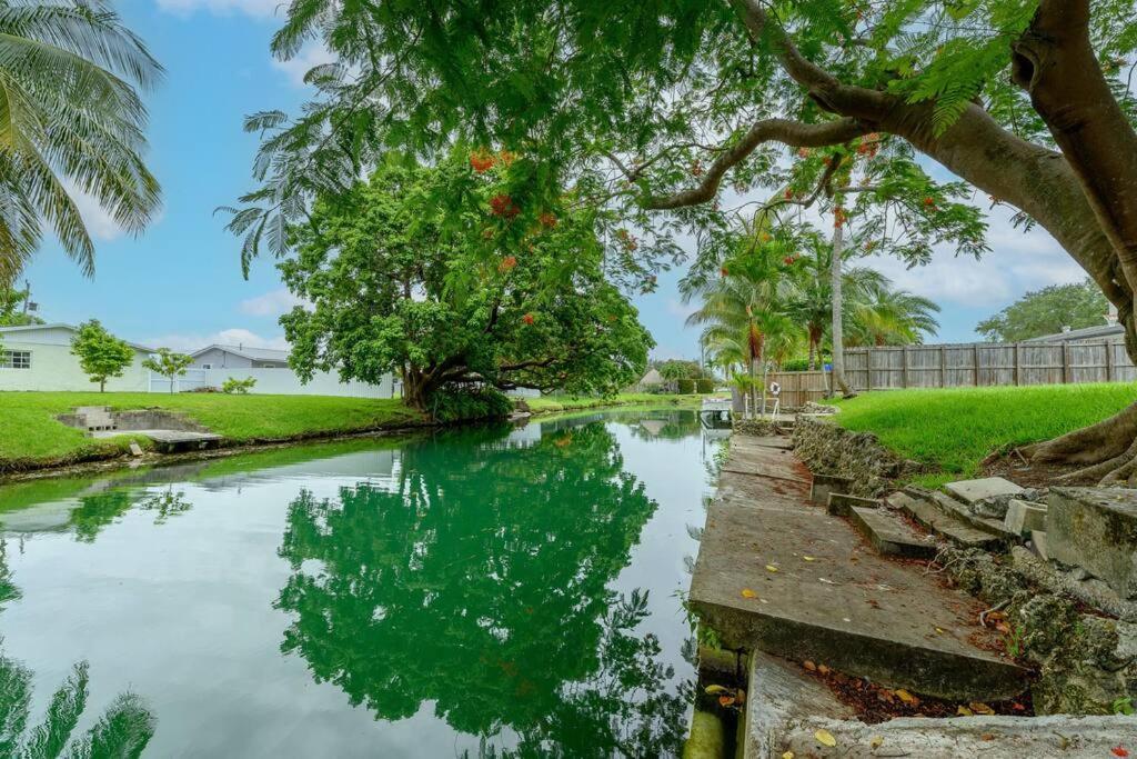 Canal Front, 2 King Beds, Pool, Game Room Cutler Bay Luaran gambar