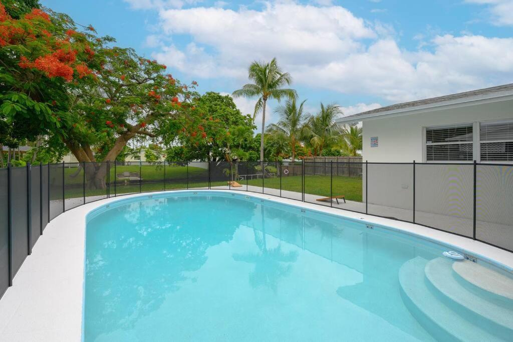 Canal Front, 2 King Beds, Pool, Game Room Cutler Bay Luaran gambar